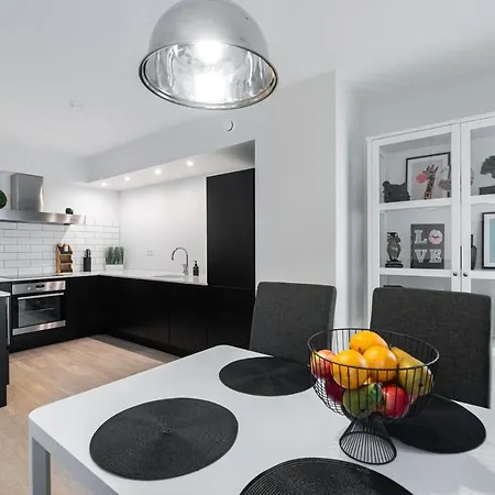 Airhome - Black&white Apartman Tallinn